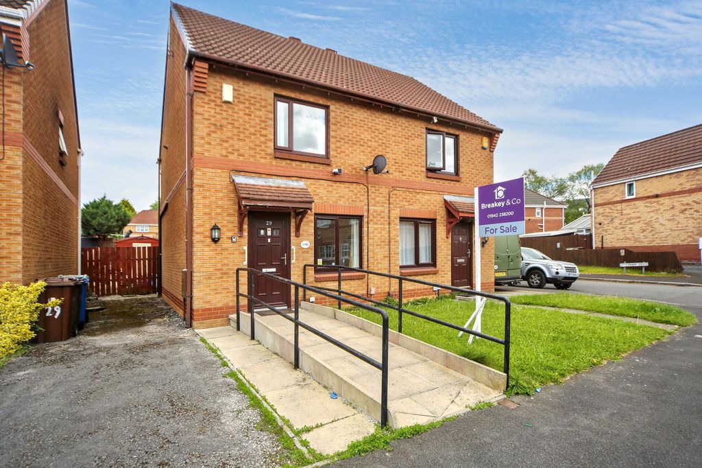 Property photo 1 of 13