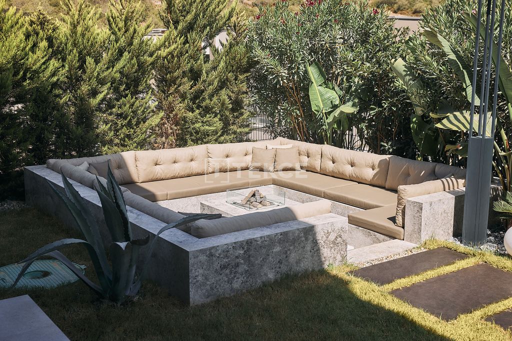 Property photo 3 of 28