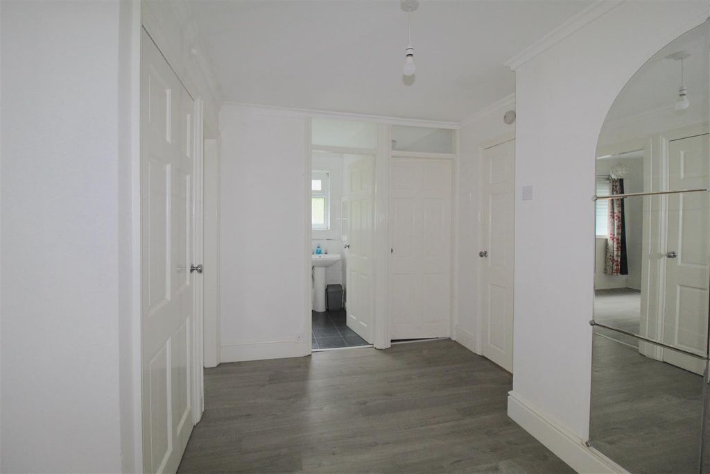 Property photo 2 of 13 Hallway