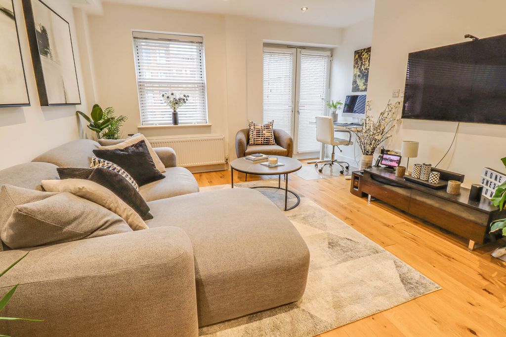 Property photo 3 of 18 Picture No. 02