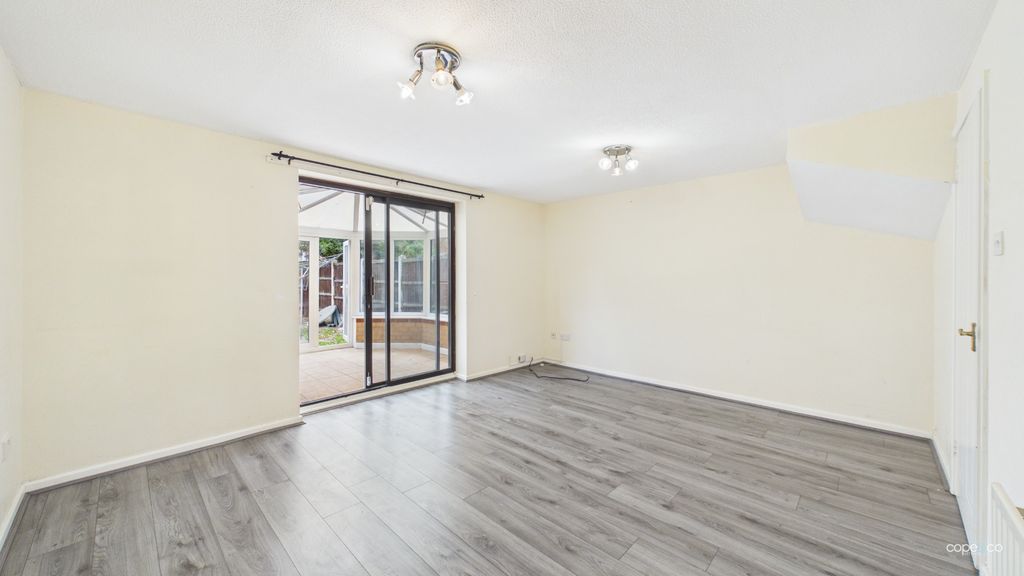 Property photo 3 of 22 2590685