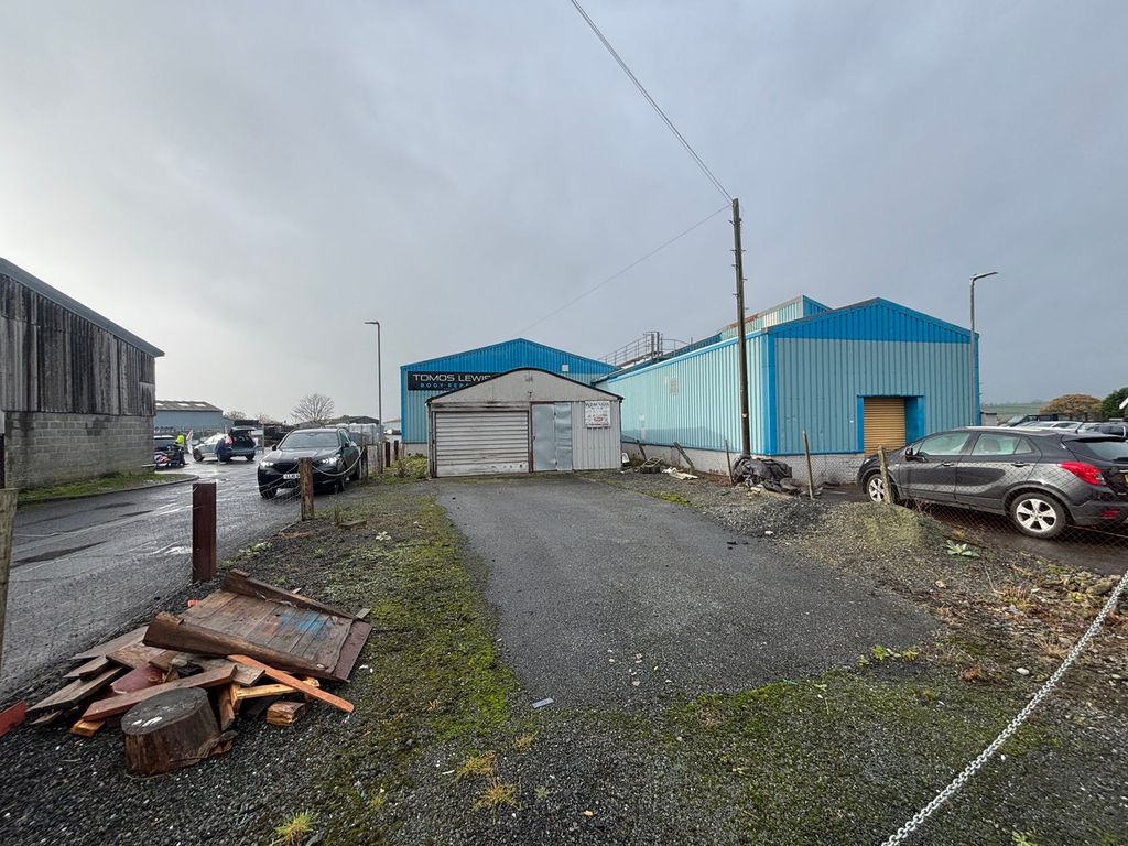 Property photo 3 of 6