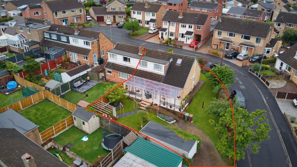 Property photo 2 of 34