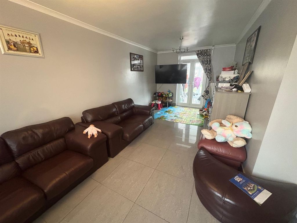 Property photo 2 of 8 7.Jpg