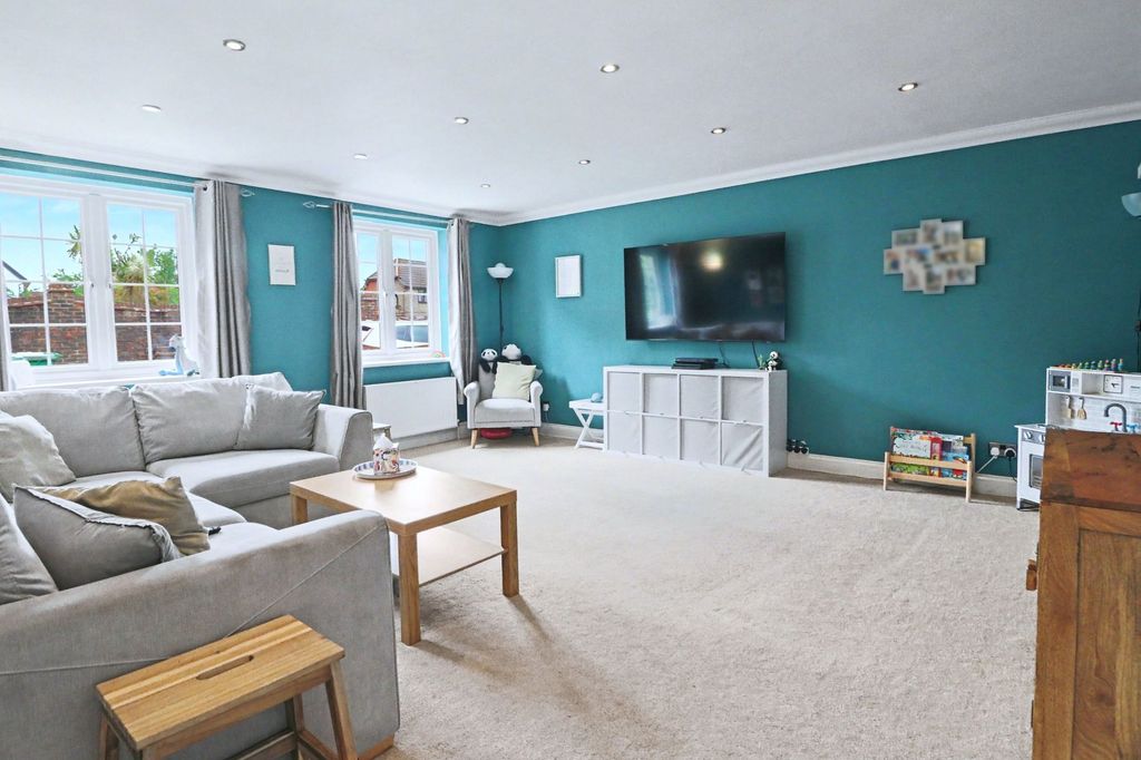 Property photo 2 of 15