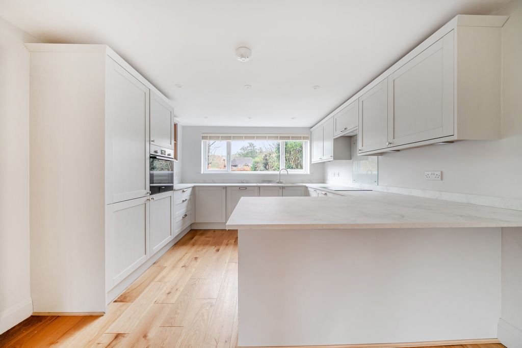 Property photo 2 of 10 1380537-9-69130d7...