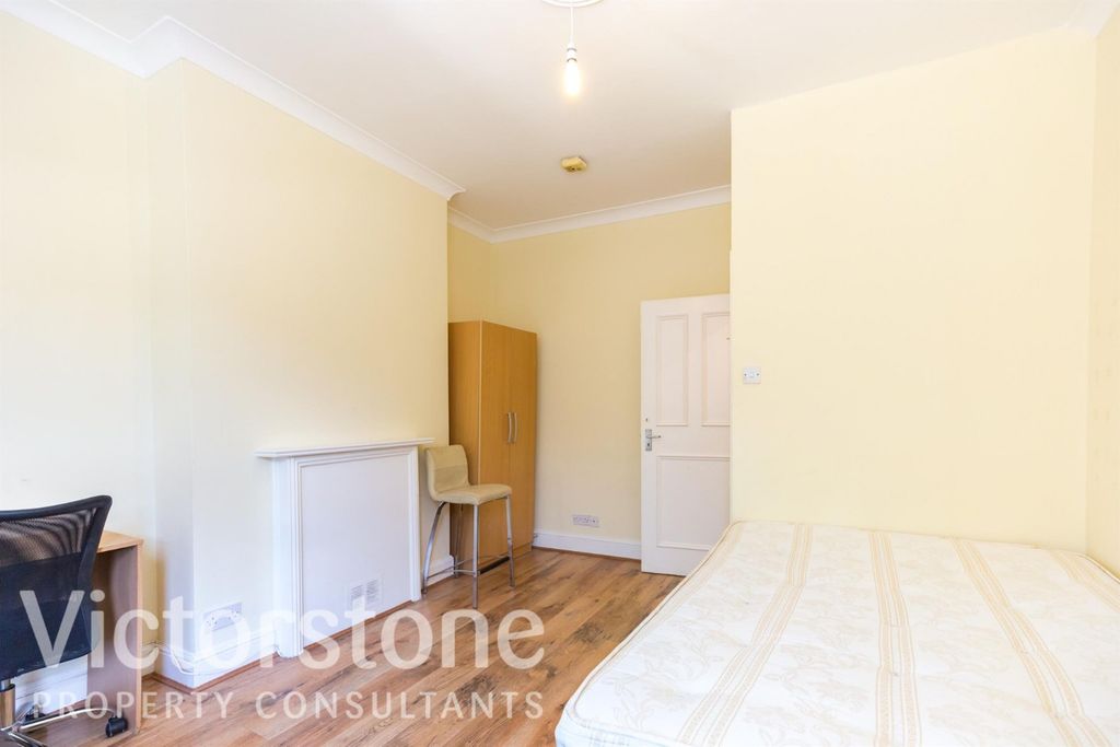 Property photo 3 of 13 1512464