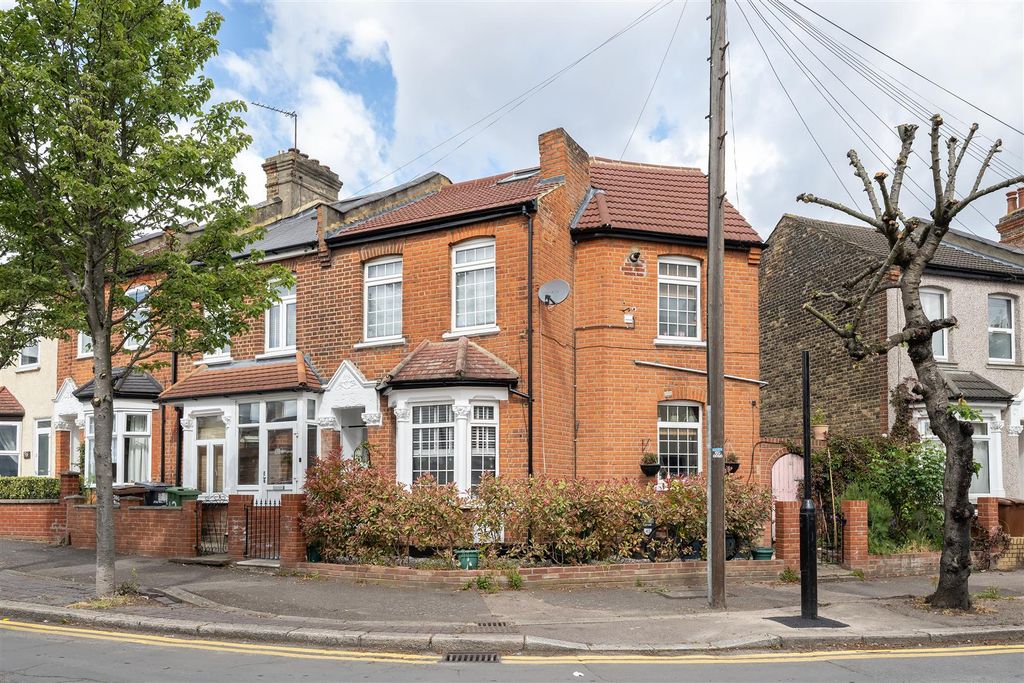 Property photo 1 of 41 Hamilton Road, E17