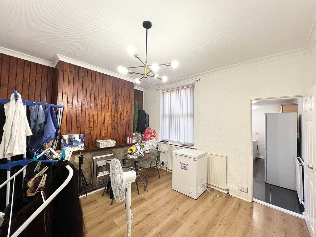 Property photo 3 of 10 Photo 2