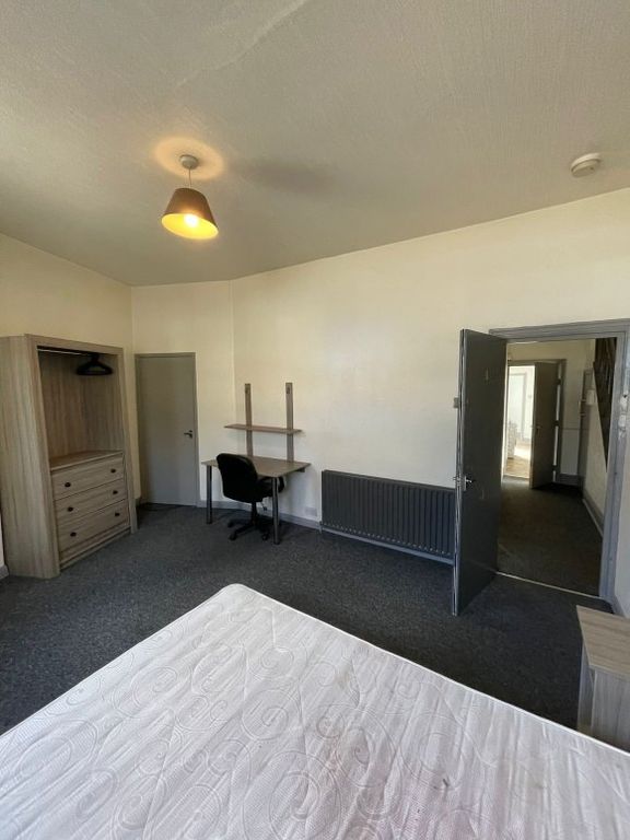 Property photo 3 of 19 8097142.Jpg