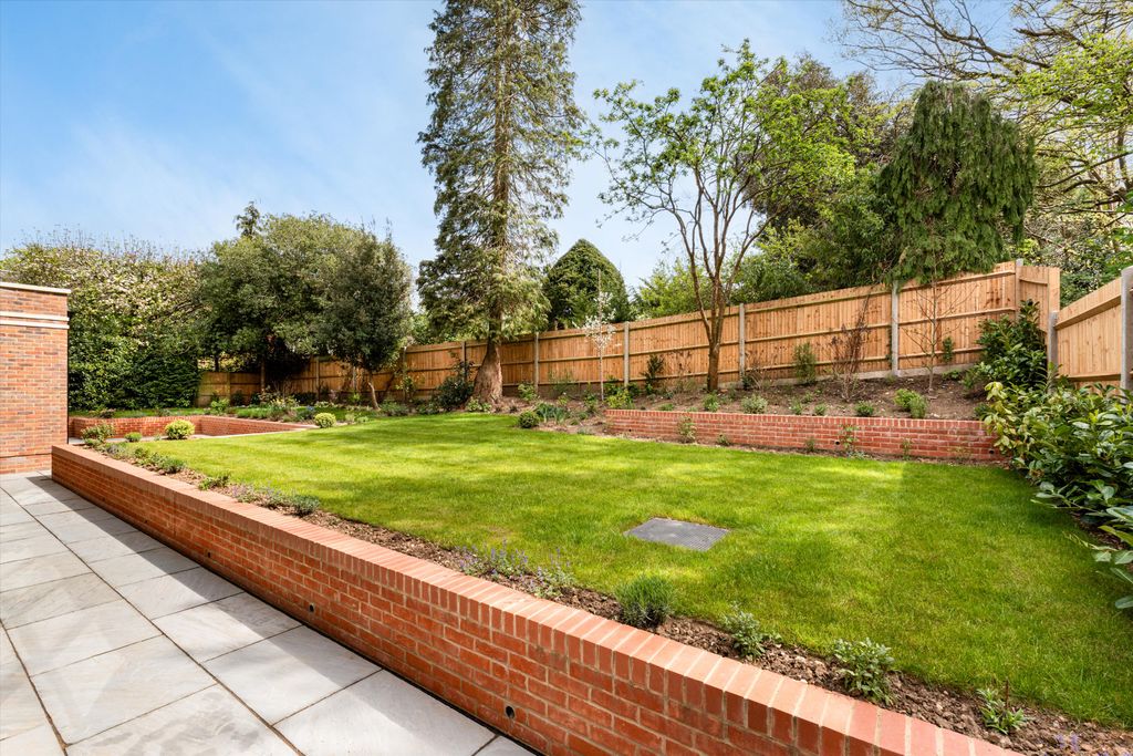 Additional image 21 of 4 bed detached house for saleCross Lanes, Guildford, Surrey GU1
