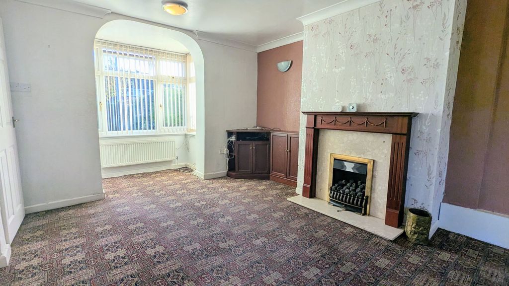 Property photo 2 of 14