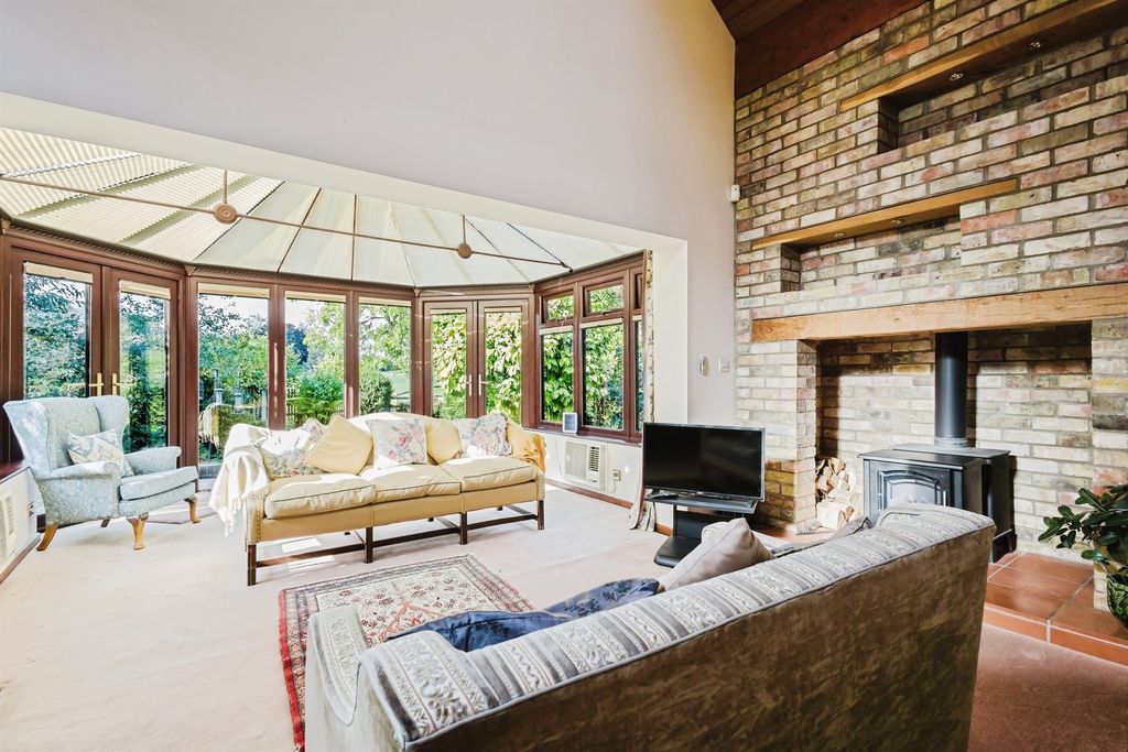 Property photo 3 of 27