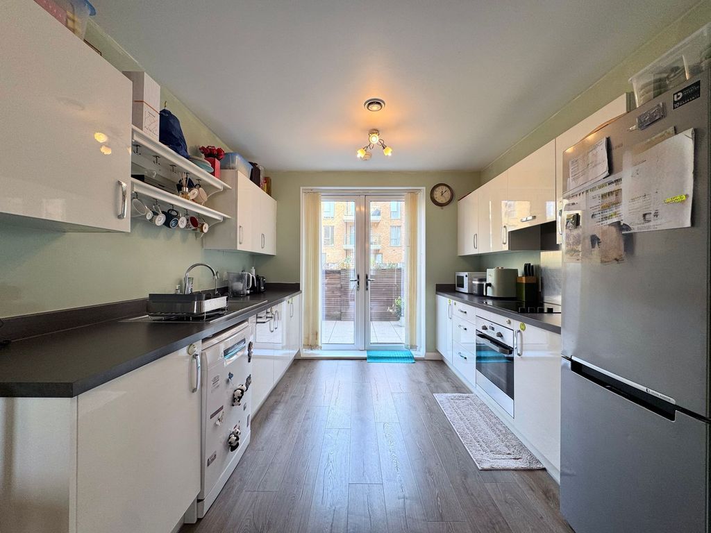 Property photo 2 of 17 Kitchen