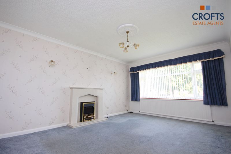 Property photo 3 of 12 Lounge