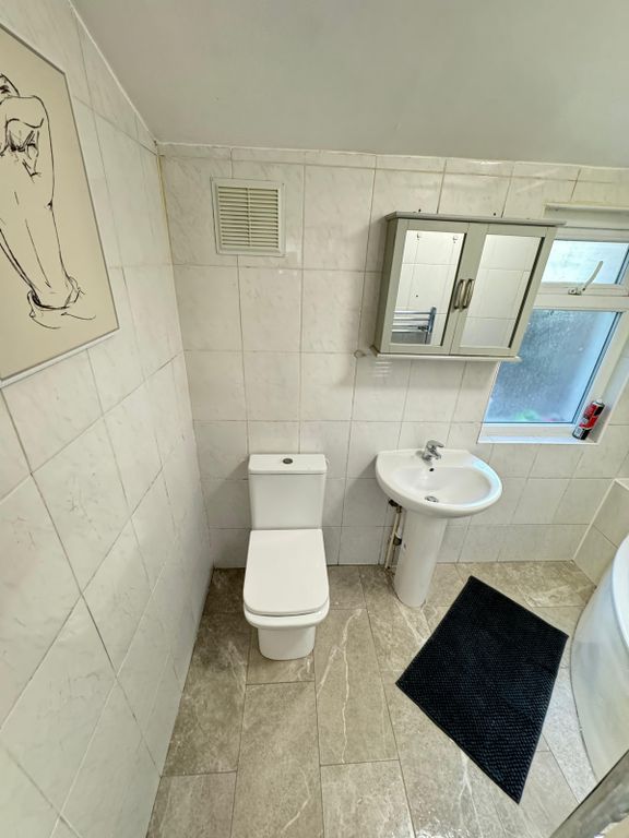 Property photo 3 of 7 Gallery