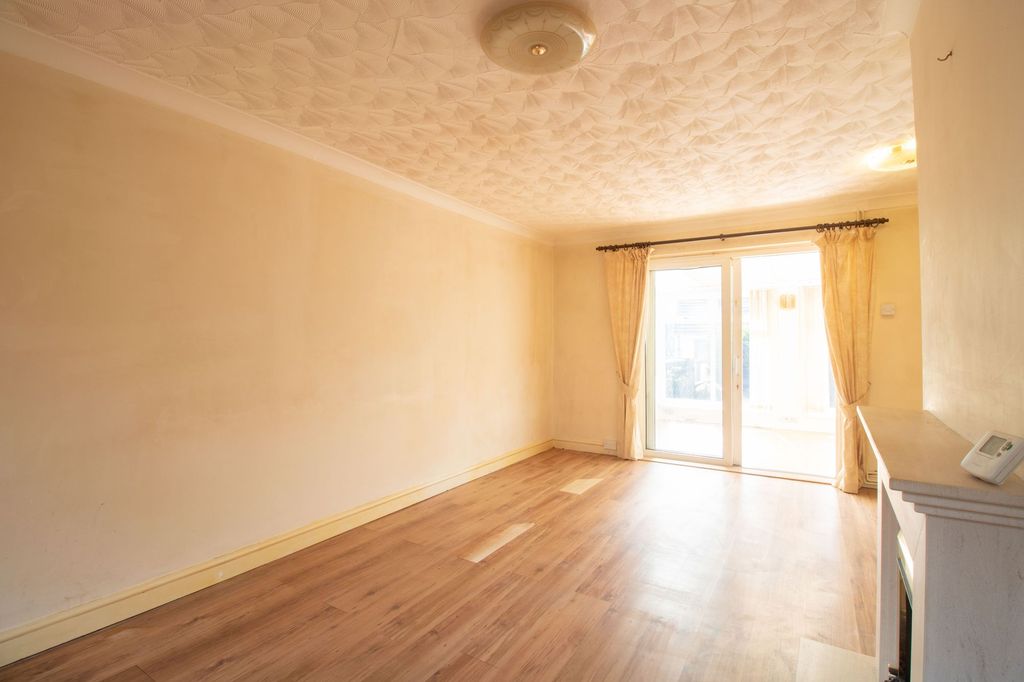 Property photo 3 of 26