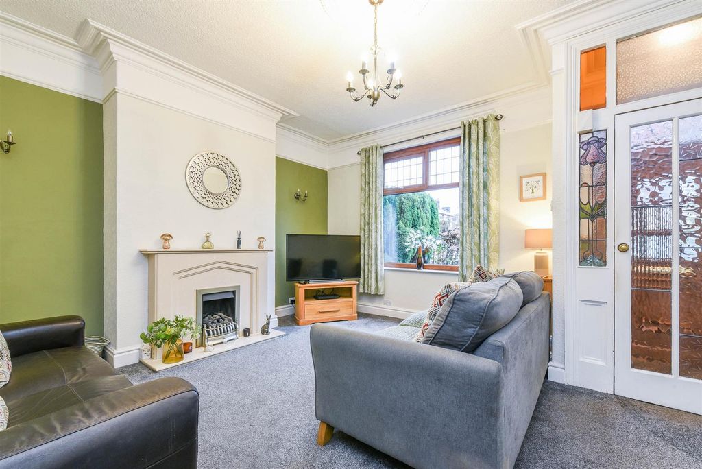 Property photo 2 of 25 Lounge