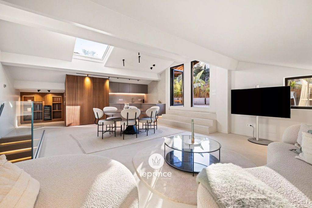 Property photo 2 of 26