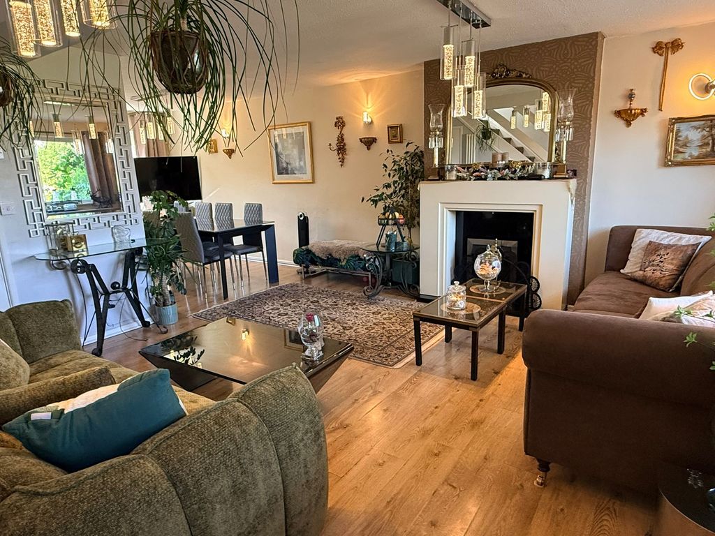 Property photo 3 of 31