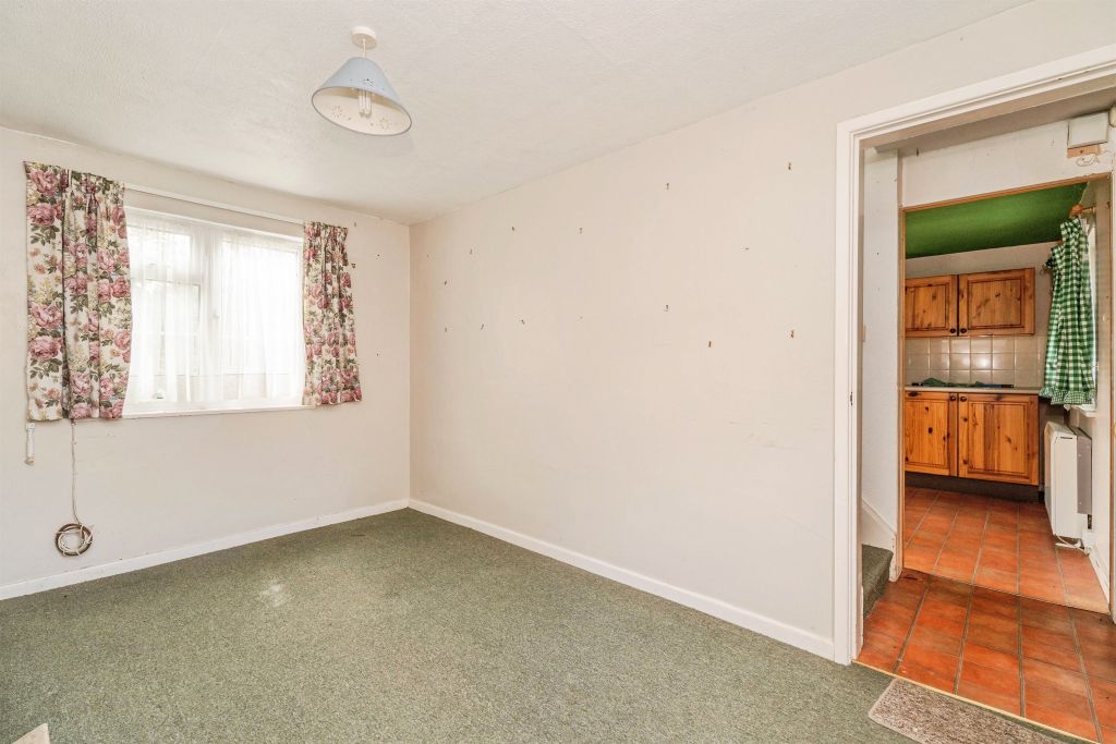 Property photo 3 of 13
