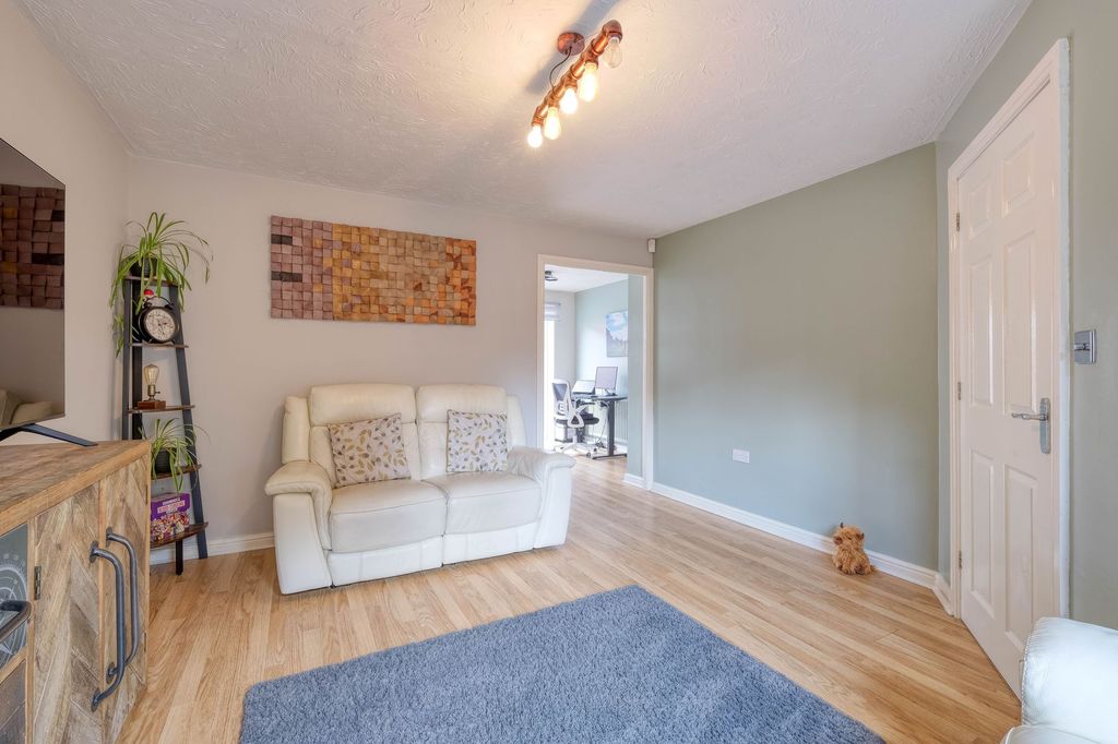 Property photo 3 of 15