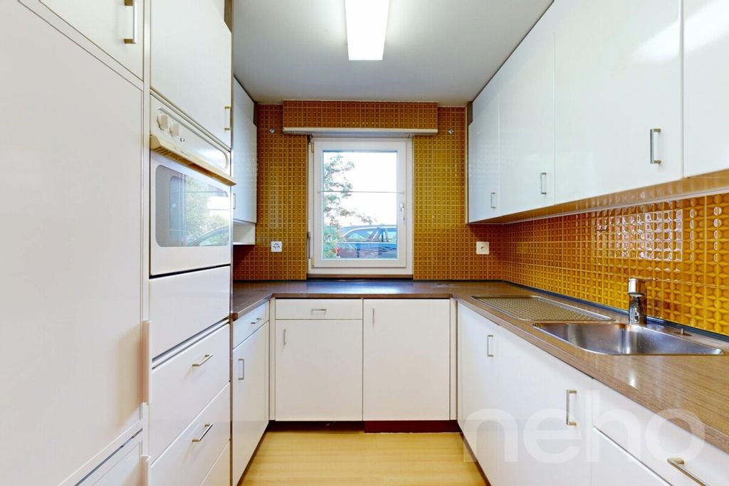 Property photo 3 of 12