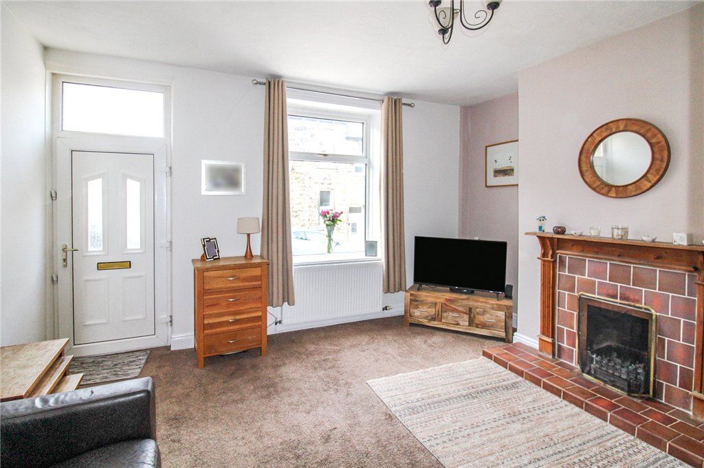 Property photo 2 of 15 Living Room No. 01