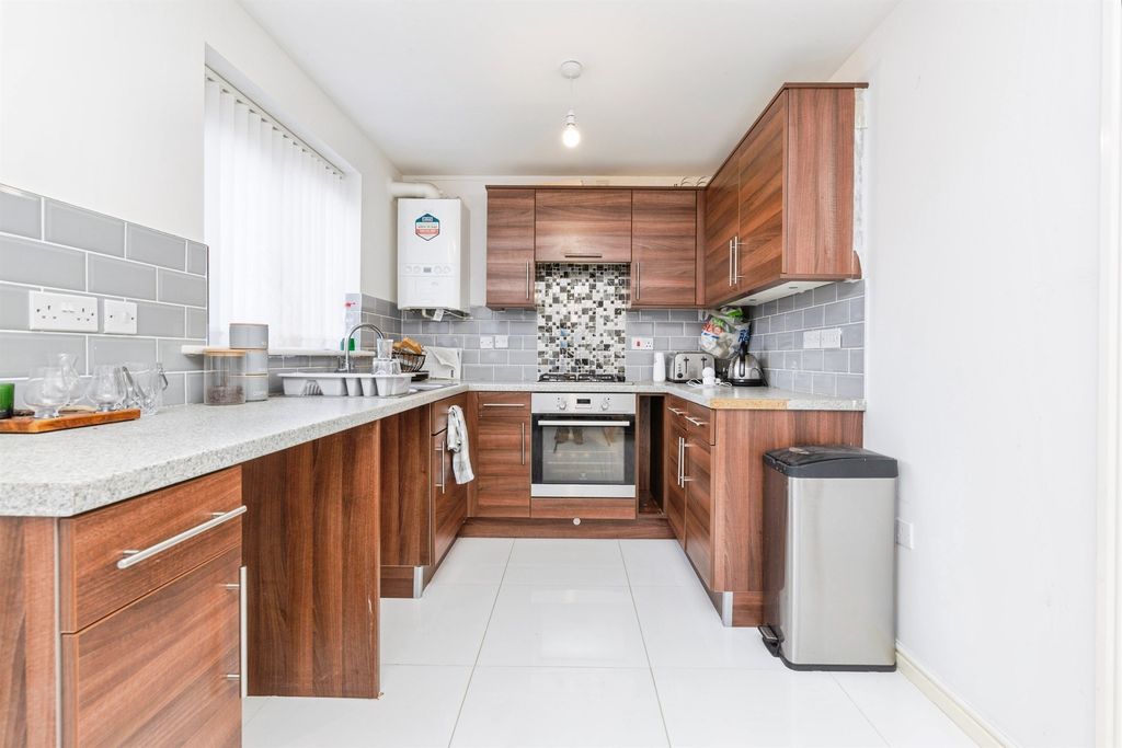 Property photo 2 of 19
