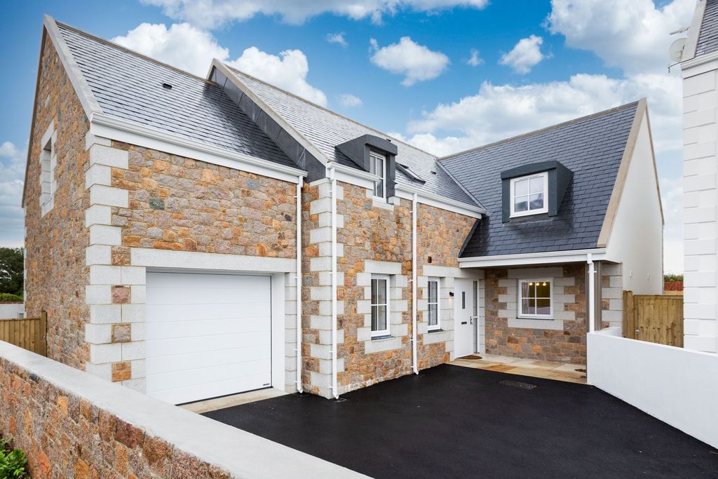 Property photo 1 of 67