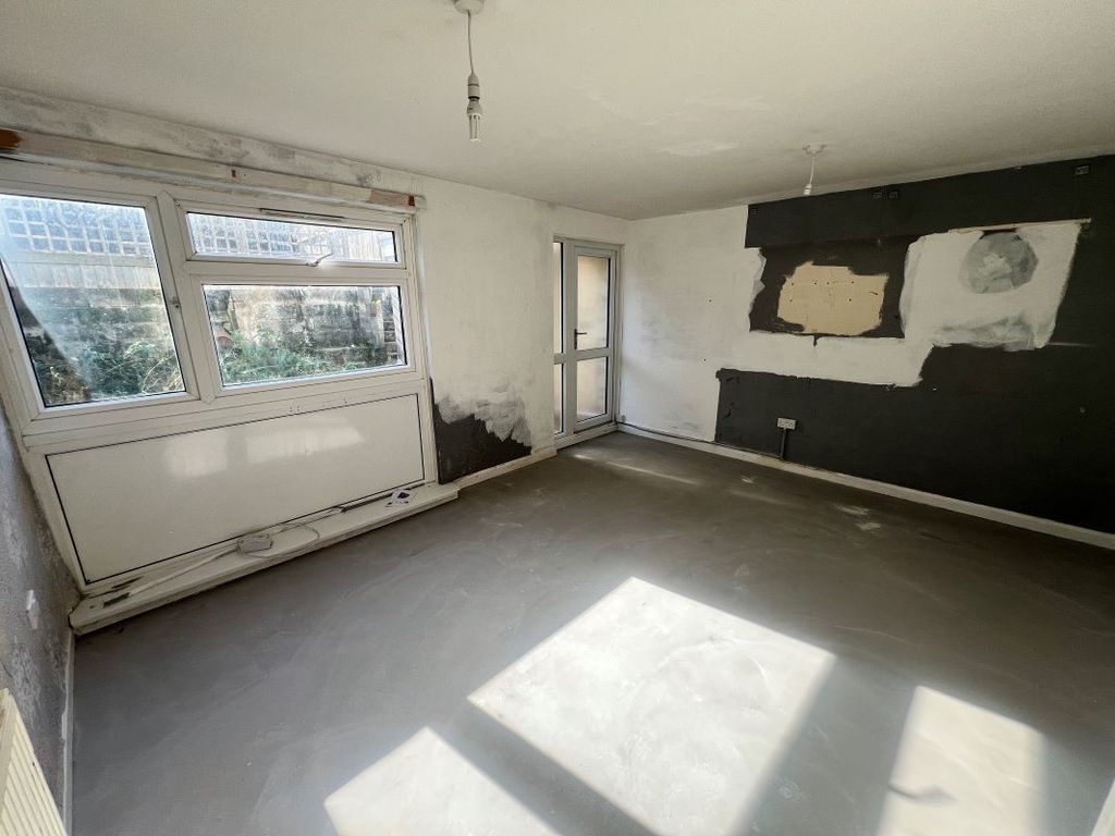 Property photo 2 of 7 Image 2