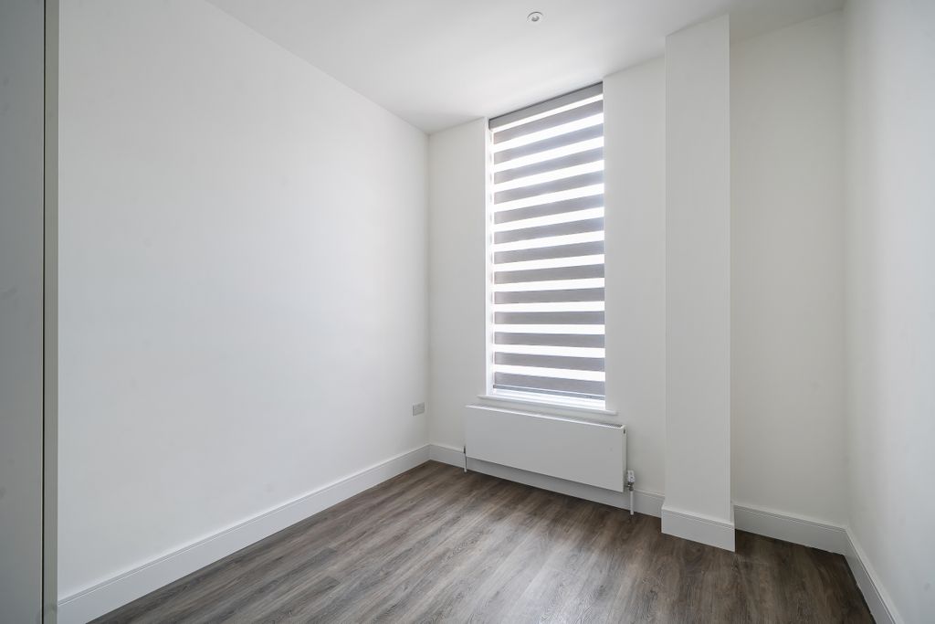 Property photo 3 of 6 1484602-6-6A3E7Fa...
