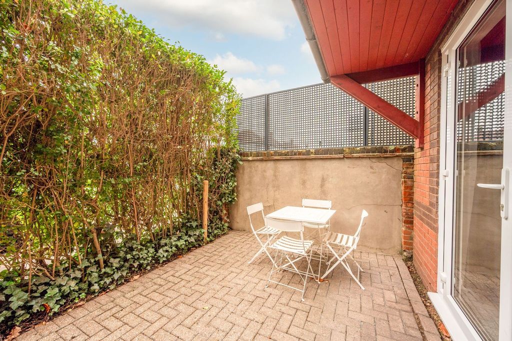 Property photo 2 of 7