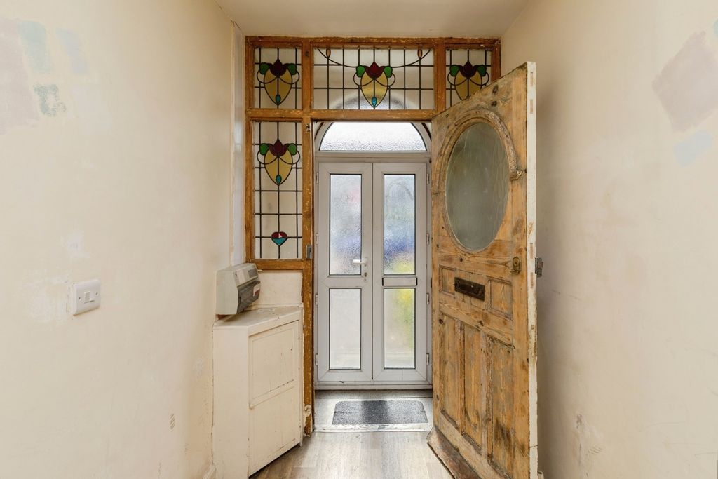 Property photo 2 of 16 Pbox-Img.Jpg