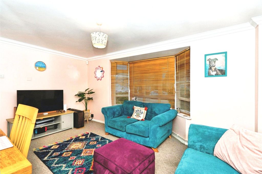 Property photo 3 of 11 Picture No. 23