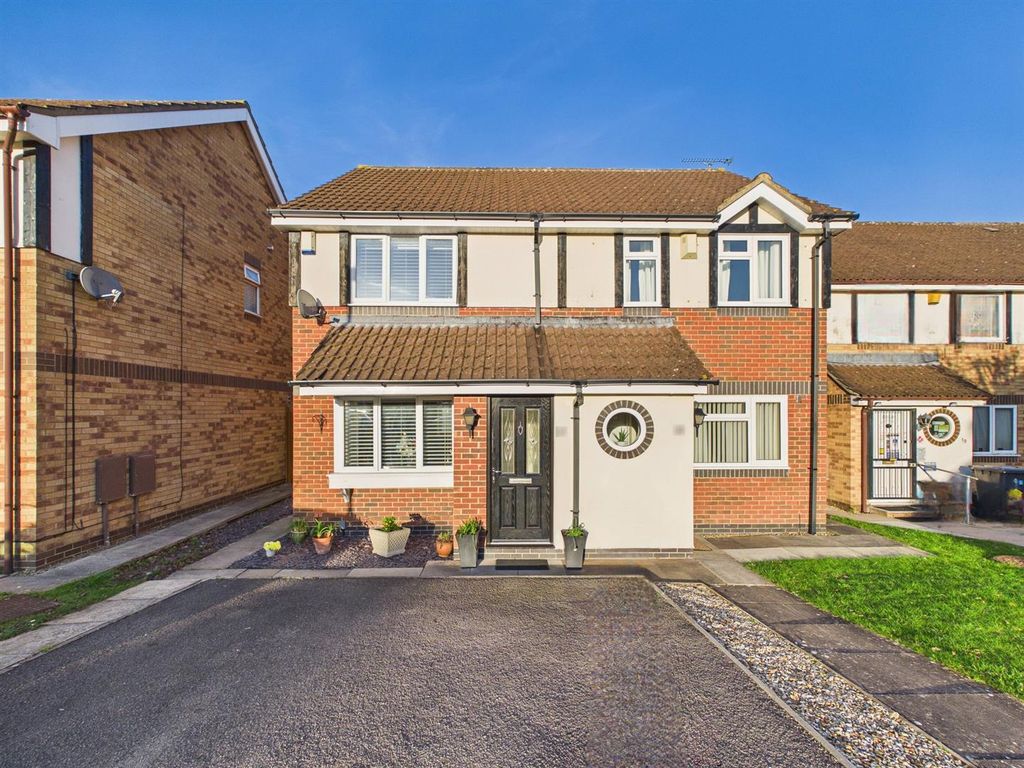 Property photo 1 of 11