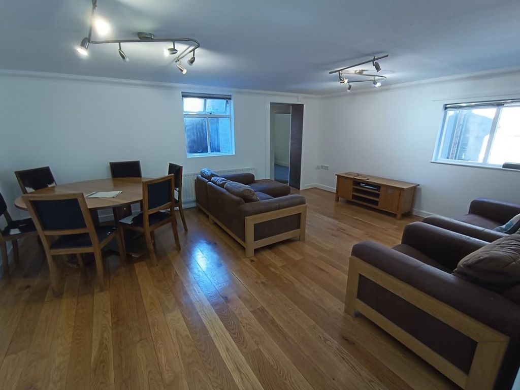 Property photo 2 of 16 Coach House 13.Jpg