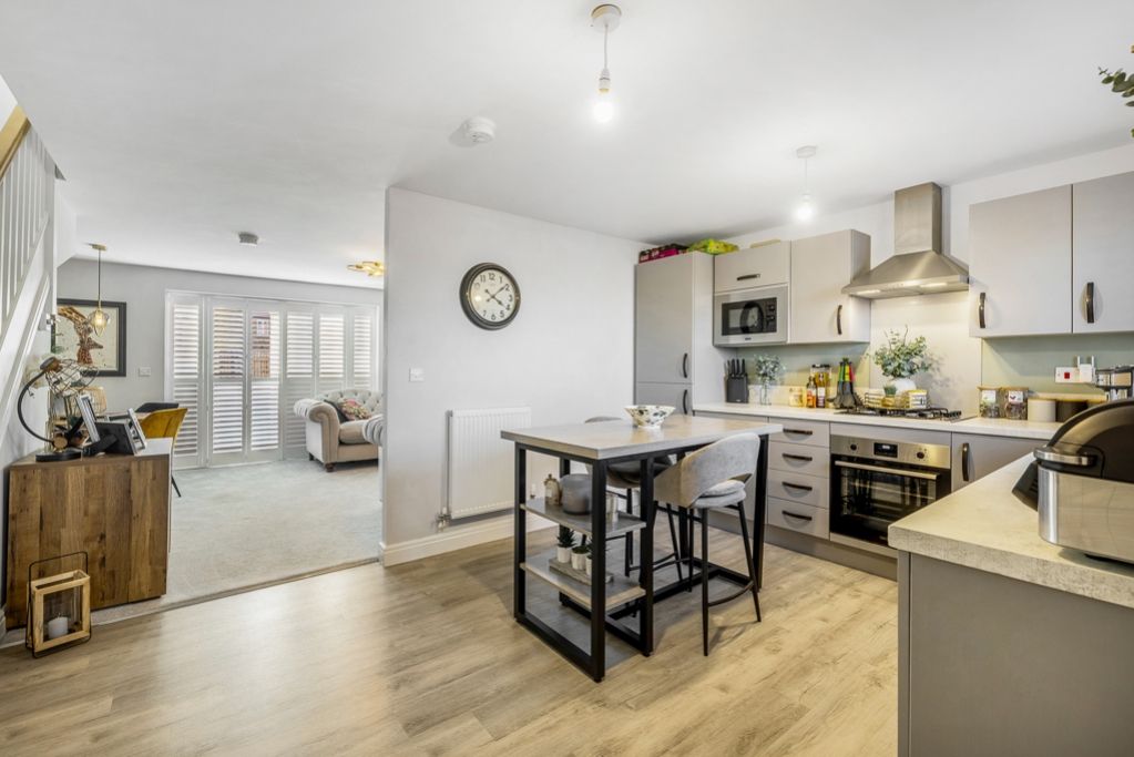 Property photo 3 of 20 6 Robinson Drive (Wyberton)-8