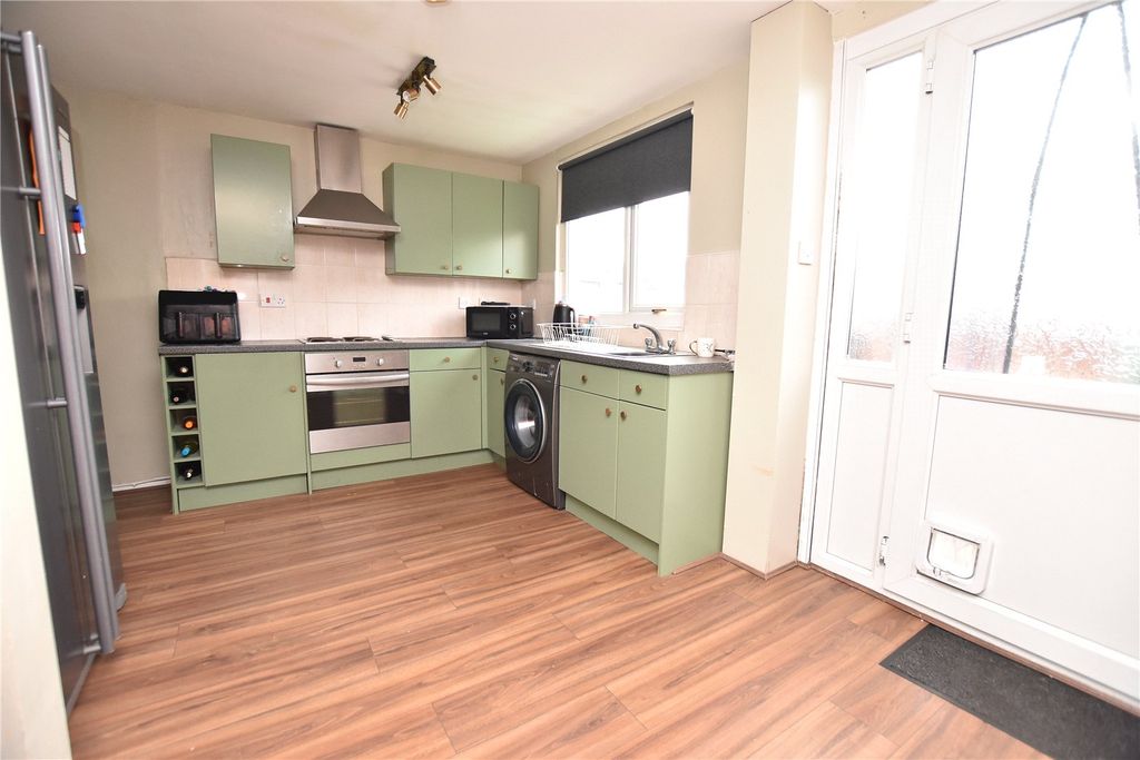 Property photo 3 of 15 Picture No. 12