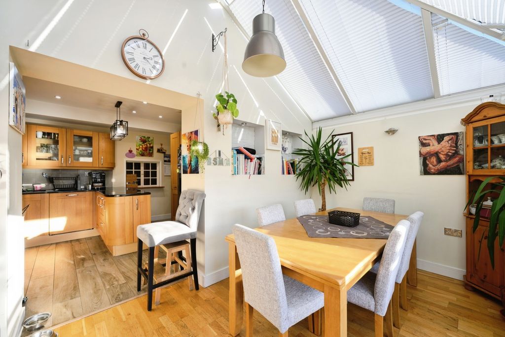 Property photo 2 of 23 Pbox-Img.Jpg