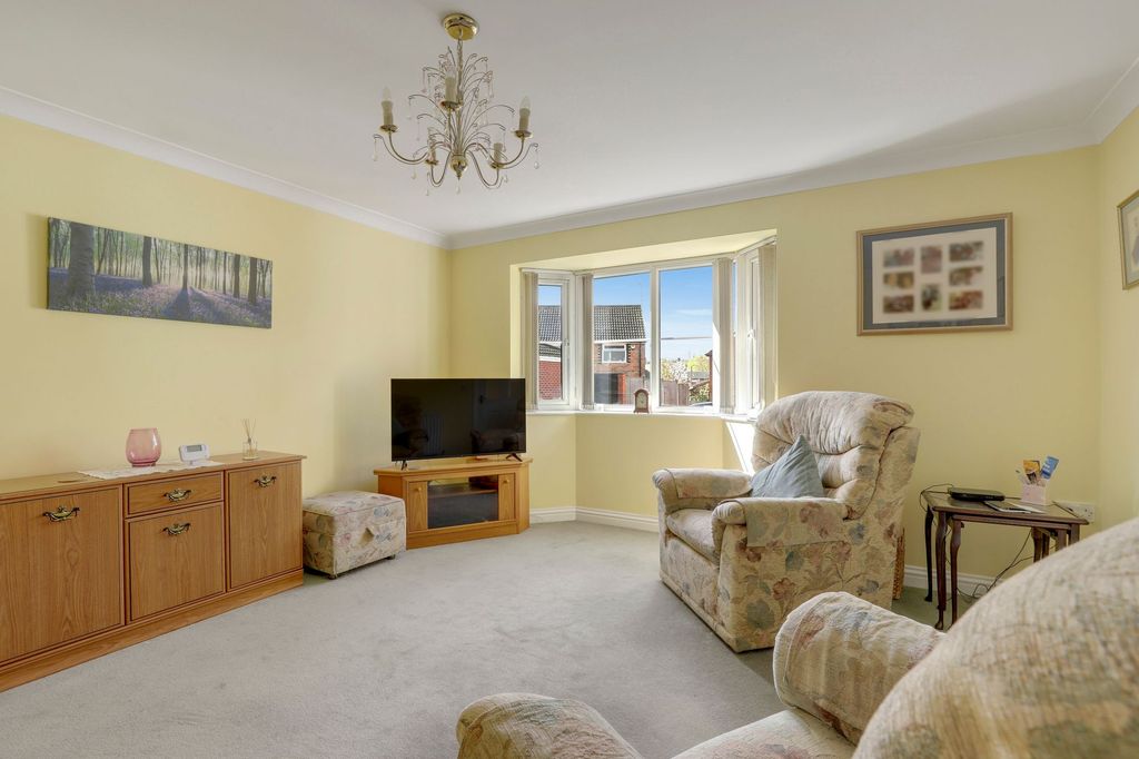 Property photo 2 of 20