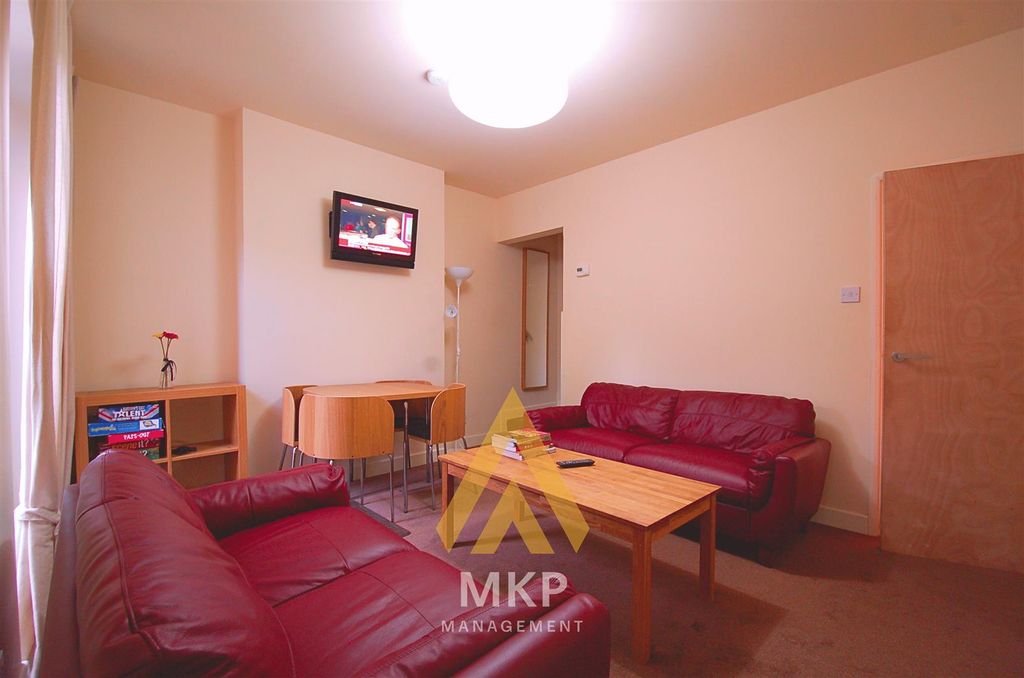 Property photo 2 of 10 4.Png