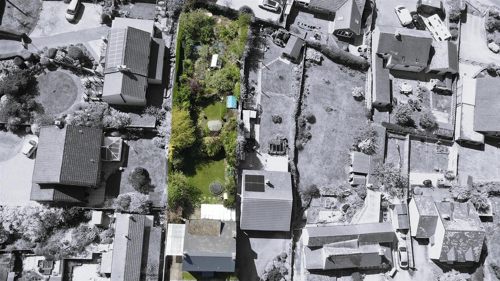 Property photo 2 of 32