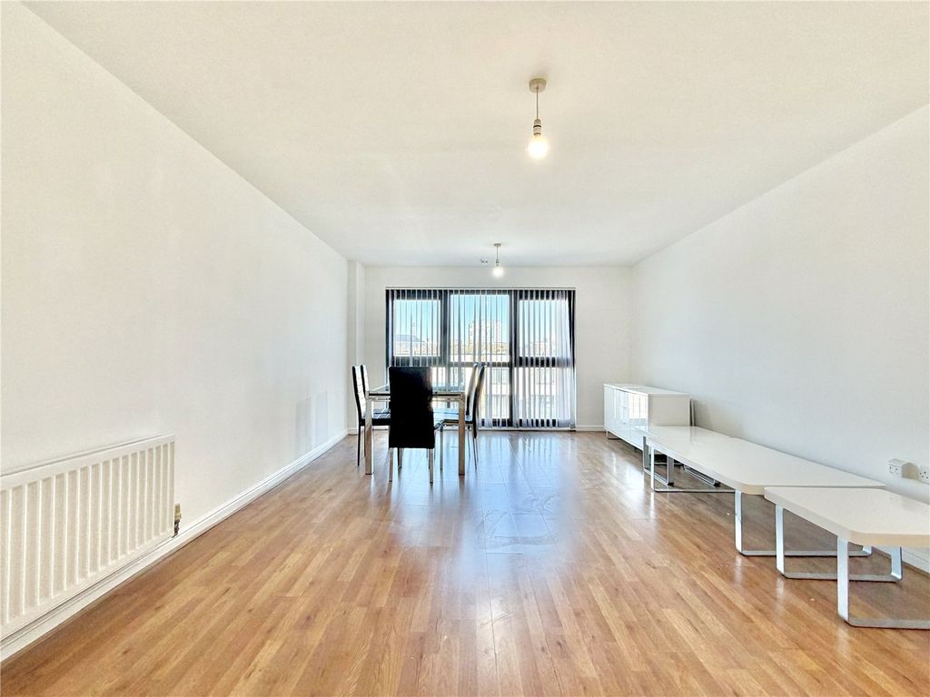 Property photo 3 of 12 Picture No. 6