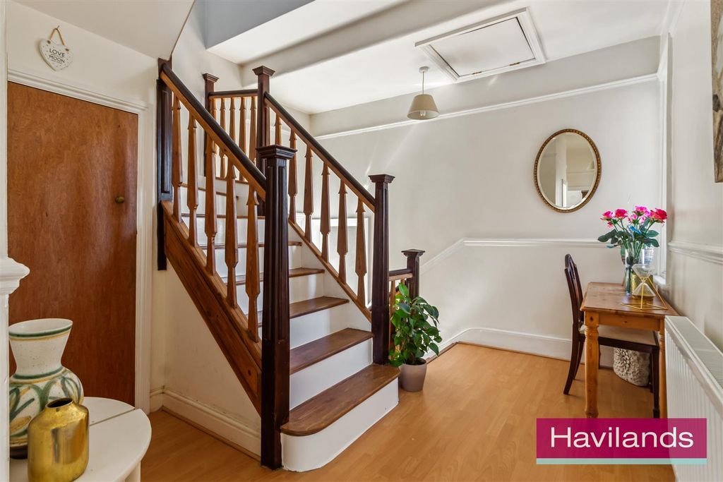 Property photo 2 of 32 Elm Park Road-1.Jpg