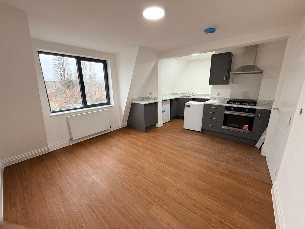 Property photo 1 of 6 2 Bed Flat To Rent Barge Drive, Southall Ub2