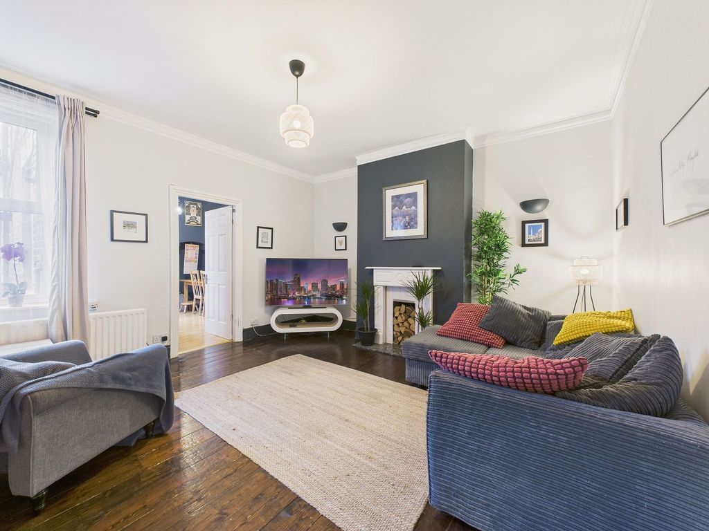 Property photo 1 of 10 Lounge