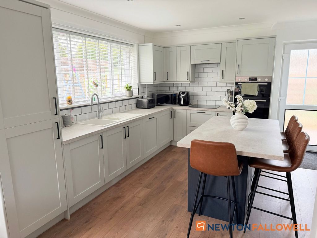 Property photo 2 of 18 Kitchen Diner