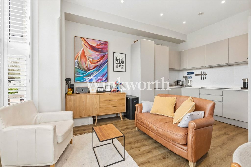 Property photo 3 of 24 Picture No. 14