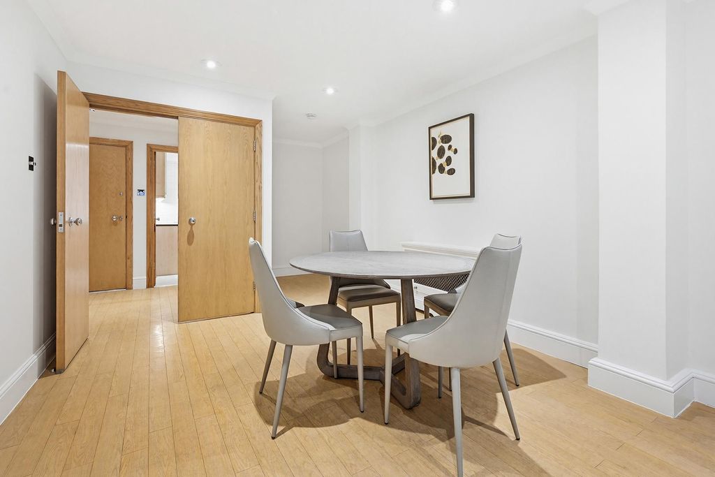 Property photo 3 of 10 Image